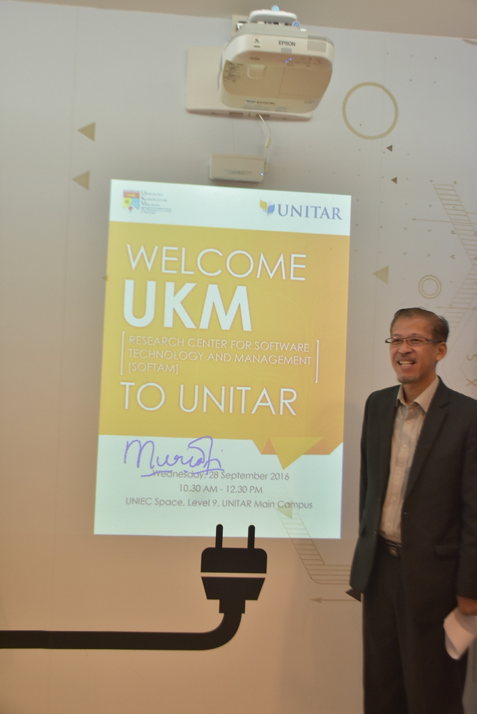 UKM 1695